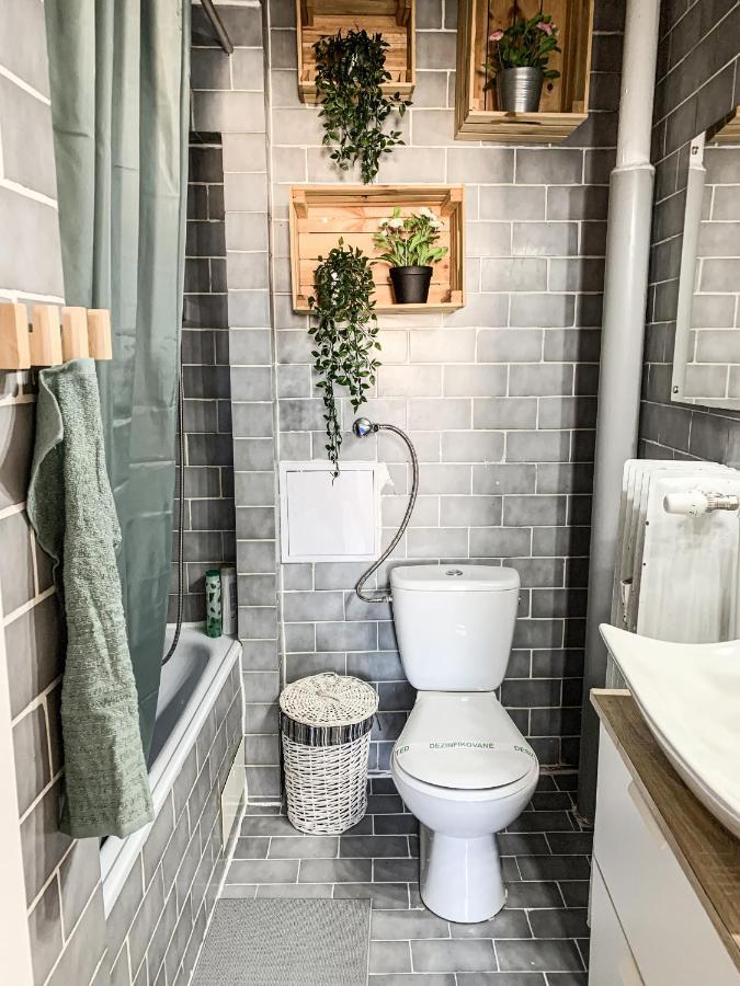 Charming Apartment In Paradise Called Bratislava Eksteriør billede